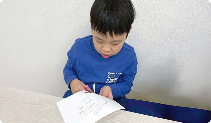 着替え、制作活動