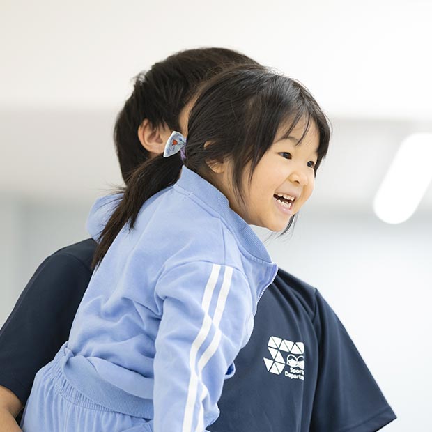 スタッフと子供